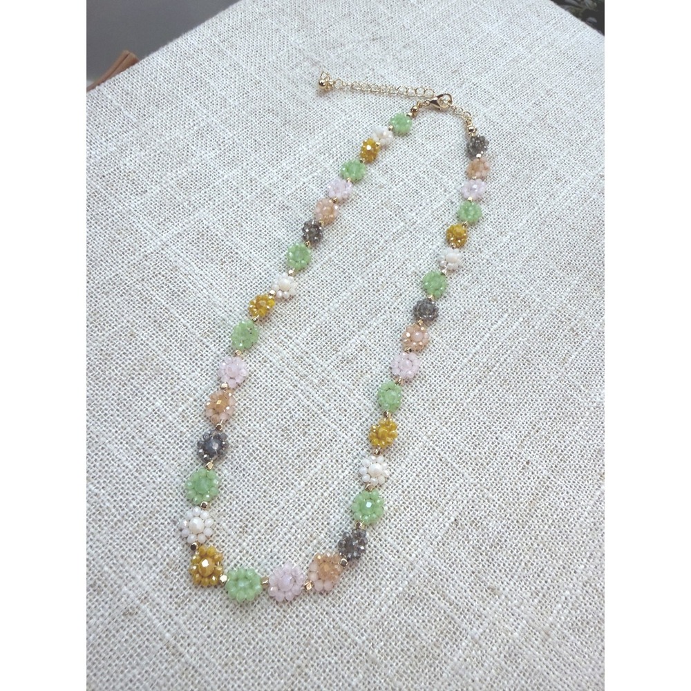 Anthropologie beaded flower necklace pastel rainbow delicate mimimal nwot simple